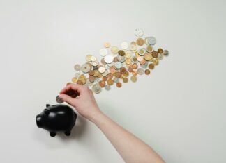 Desítkám tisíc domácností hrozí vysoké pokuty. Na vyhnutí se sankcím už mají jen necelý měsíc