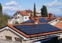 Využijte fotovoltaiku, objednejte zdroj chlazení mimo sezonu a nezapomeňte na baterky Foto: Pexels/Lena Netkach